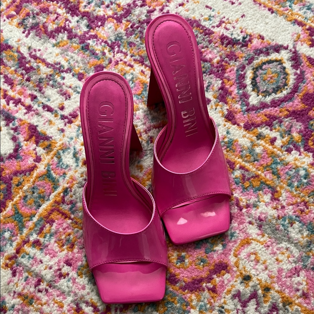 Gianni Bini Pink Heels